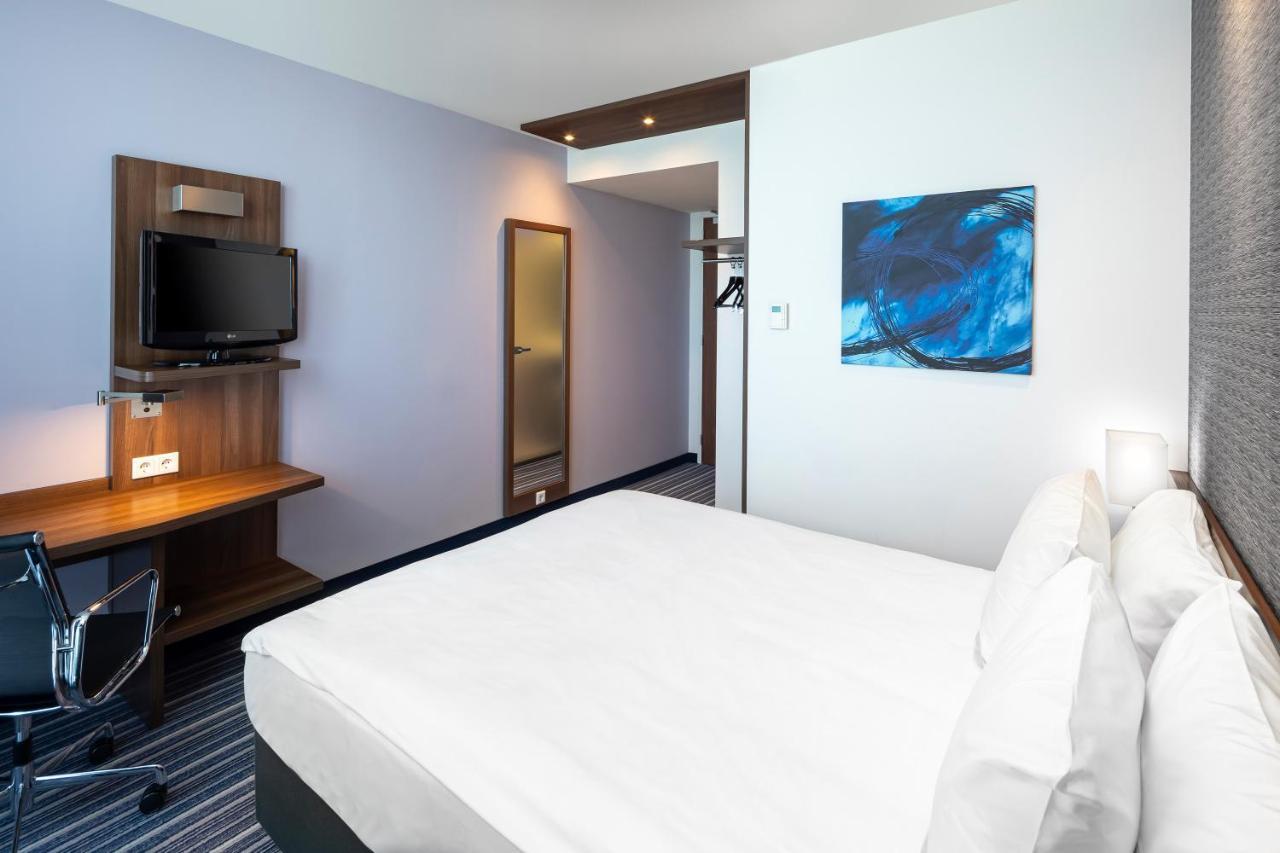 Express By Ihg Hotel