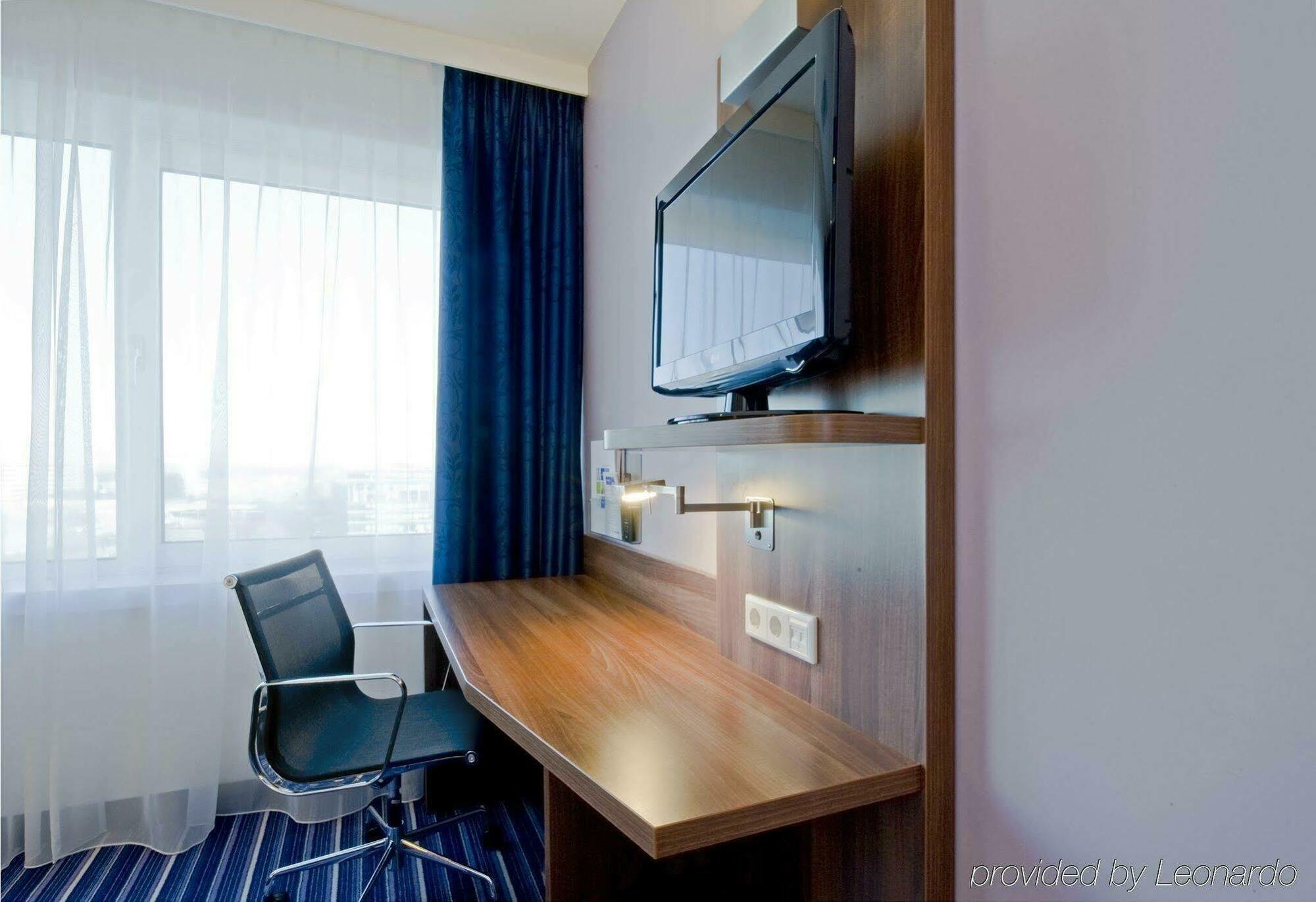 Express By Ihg Hotel